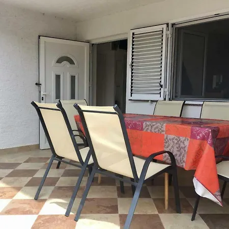Apartment Dragica Vrsi
